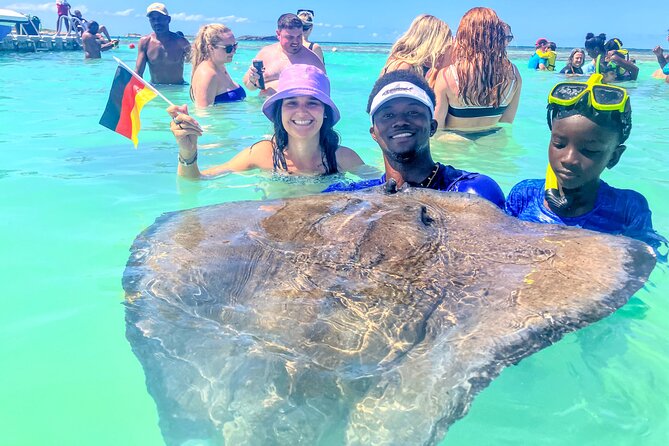 3-Hours Eye-Opening Stingray City Antigua - Transfer R/T included - Who this tour is best for, from kids to serious animal lovers