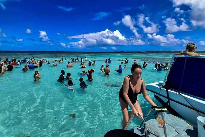 6-Hours Tour East Coast of Antigua: Stingray City, Lunch & Beach - Stingray City: Wading In, Feeding, and the Real-World No-Swim Approach