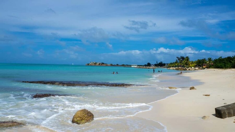 Antigua - Discover and Relax on 2 beaches - Dickenson Bay and the Red Telephone Booth Photo Moment