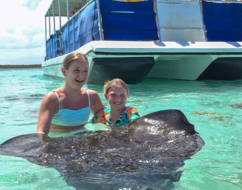 Antigua: Stingray City Experience with Round-Trip Transfer - The drive includes real Antigua context, not just small talk