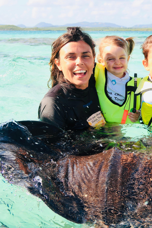 Antigua: Stingray City Experience with Round-Trip Transfer - In the water for 1 hour and 10 minutes: the real experience