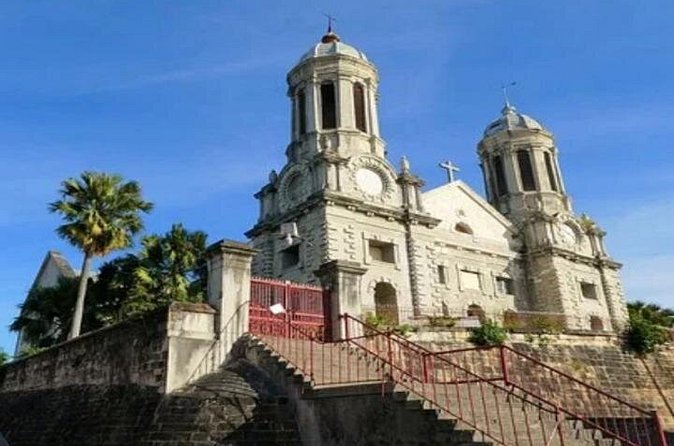 Antigua: The True Antiguan Experience with Lunch & Beverages - A Private Antiguan Home and 16th-Century Artifacts