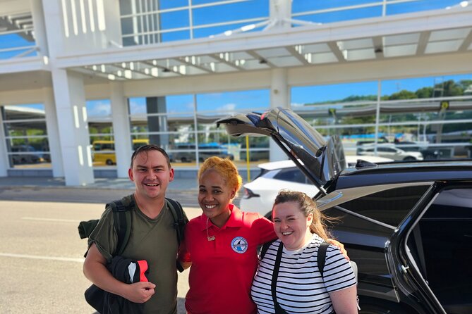 Biggvee Airport Roundtrip Transfer - Drivers you might recognize: Elmo, Kayla, Bradley, Vernon