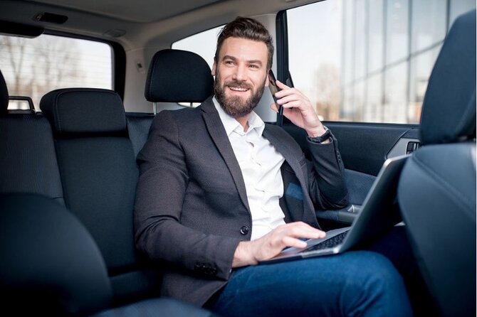 Biggvee Premium Airport One Way Transfer - Key Points at a Glance