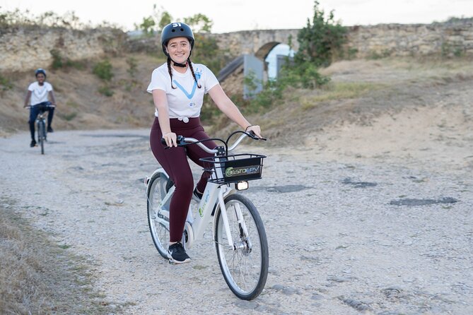 E-Bike Historical Sunset Tour in Fort James - Meeting point and timing, so you actually catch the sunset