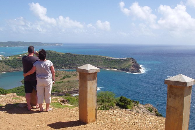 Island Safari Discovery - The Bumpy Roads Part: What the Land Rover Day Feels Like