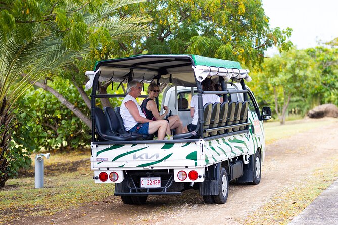 SoCoHo Jeep Safari - Historical Sites - Lunch - Beach - Road House Restaurant and Bar: Lunch That Feels Like a Real Stop