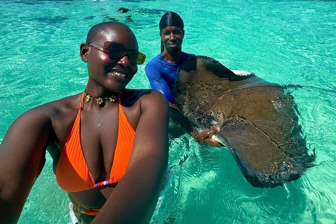 Stingray City Experience Antigua - Cruise Ship Passengers Edition - Stingray City Antigua: what makes this cruise excursion feel so easy