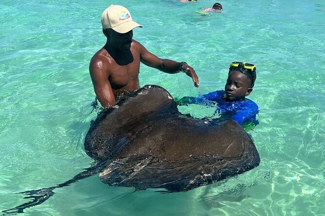 Stingray City Experience Antigua - Cruise Ship Passengers Edition - Getting to the water, without losing your ship time