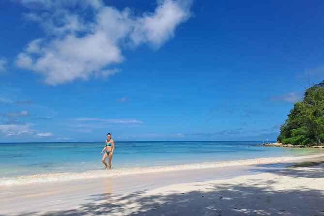 Stingray City experience, Devils Bridge and Long Bay Beach - Long Bay Beach: white sand time plus snorkel gear